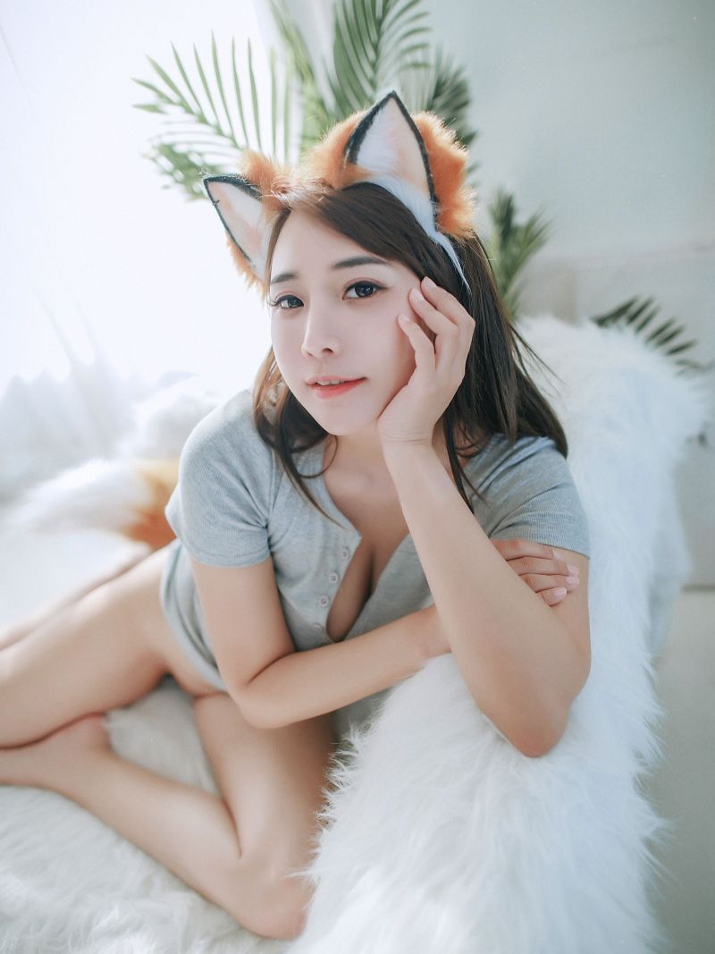 3098-乐乐-台湾人气模特绝版摄影素材合集[54套-29.1G] - 全文